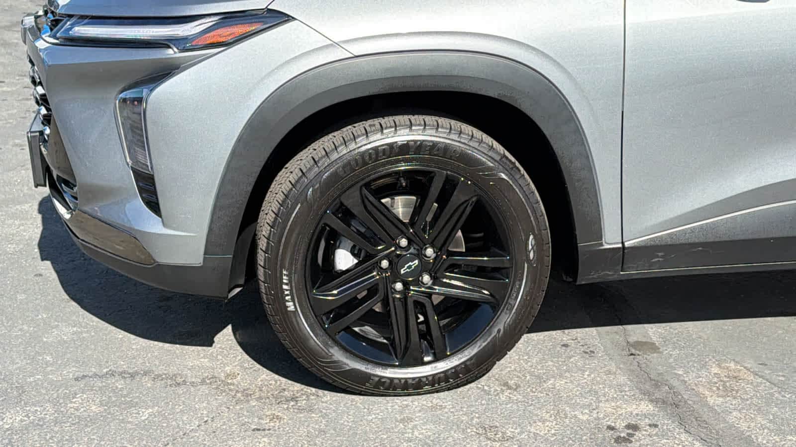 Thumbnail: 2024 Chevrolet Trax - 9