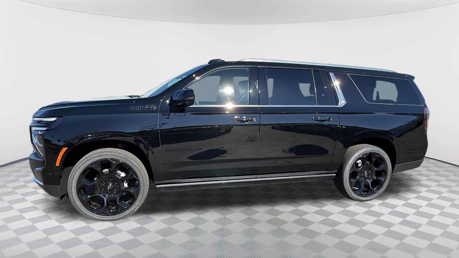 2026 Chevrolet Suburban High Country - Photo 8