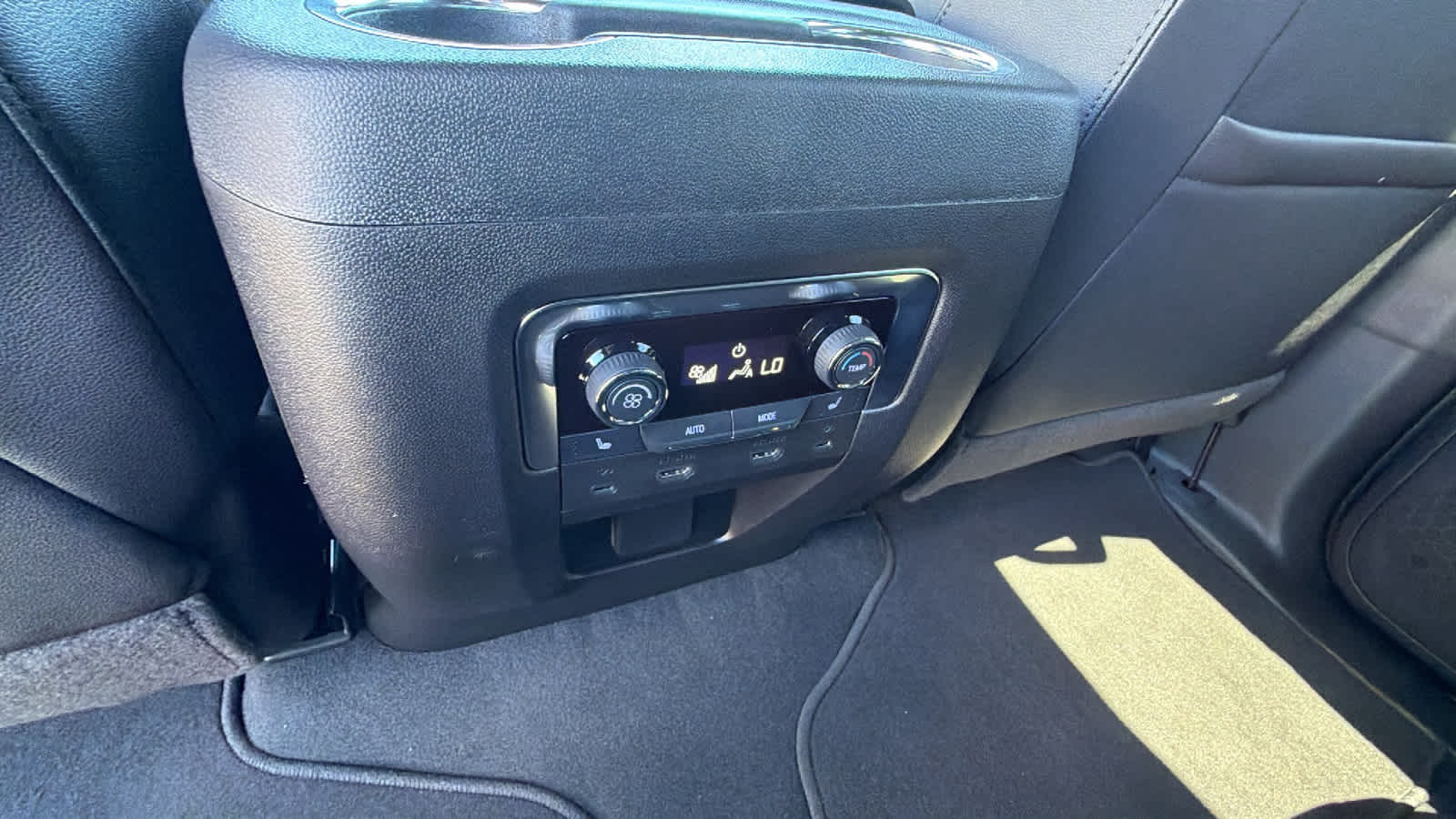 2026 Chevrolet Tahoe Premier - Photo 25