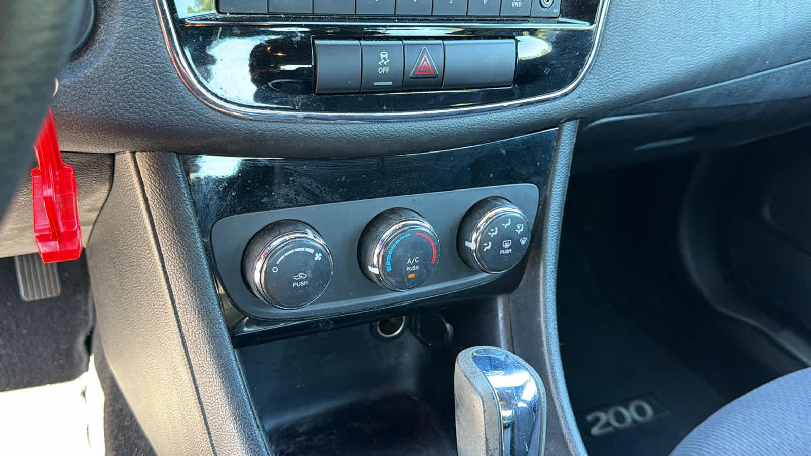 Thumbnail: 2013 Chrysler 200 - 12