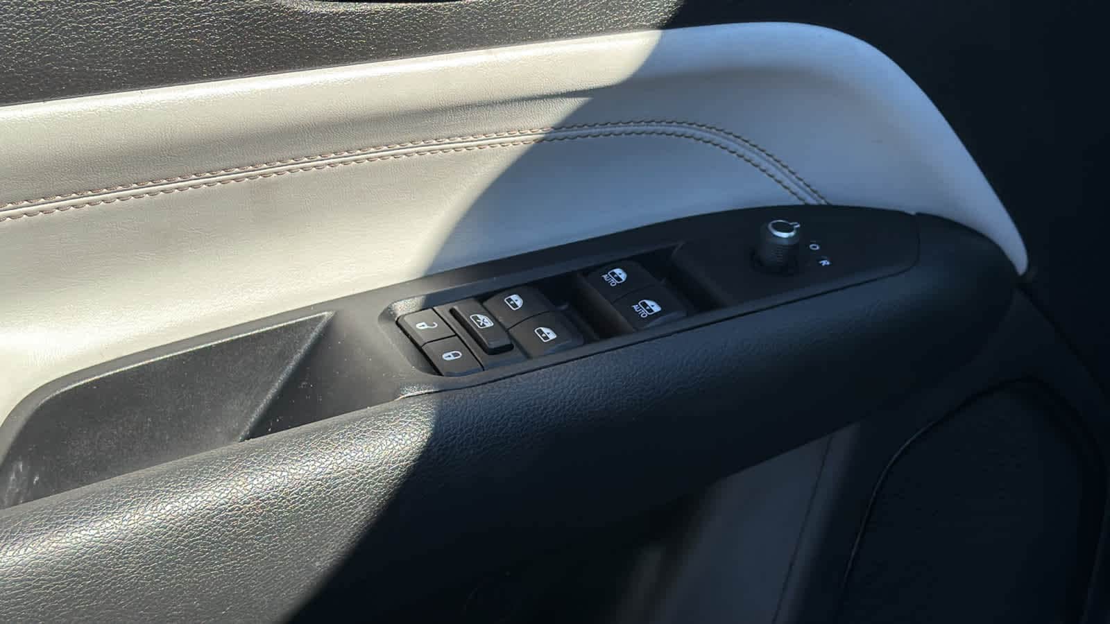 Thumbnail: 2022 Jeep Compass - 22