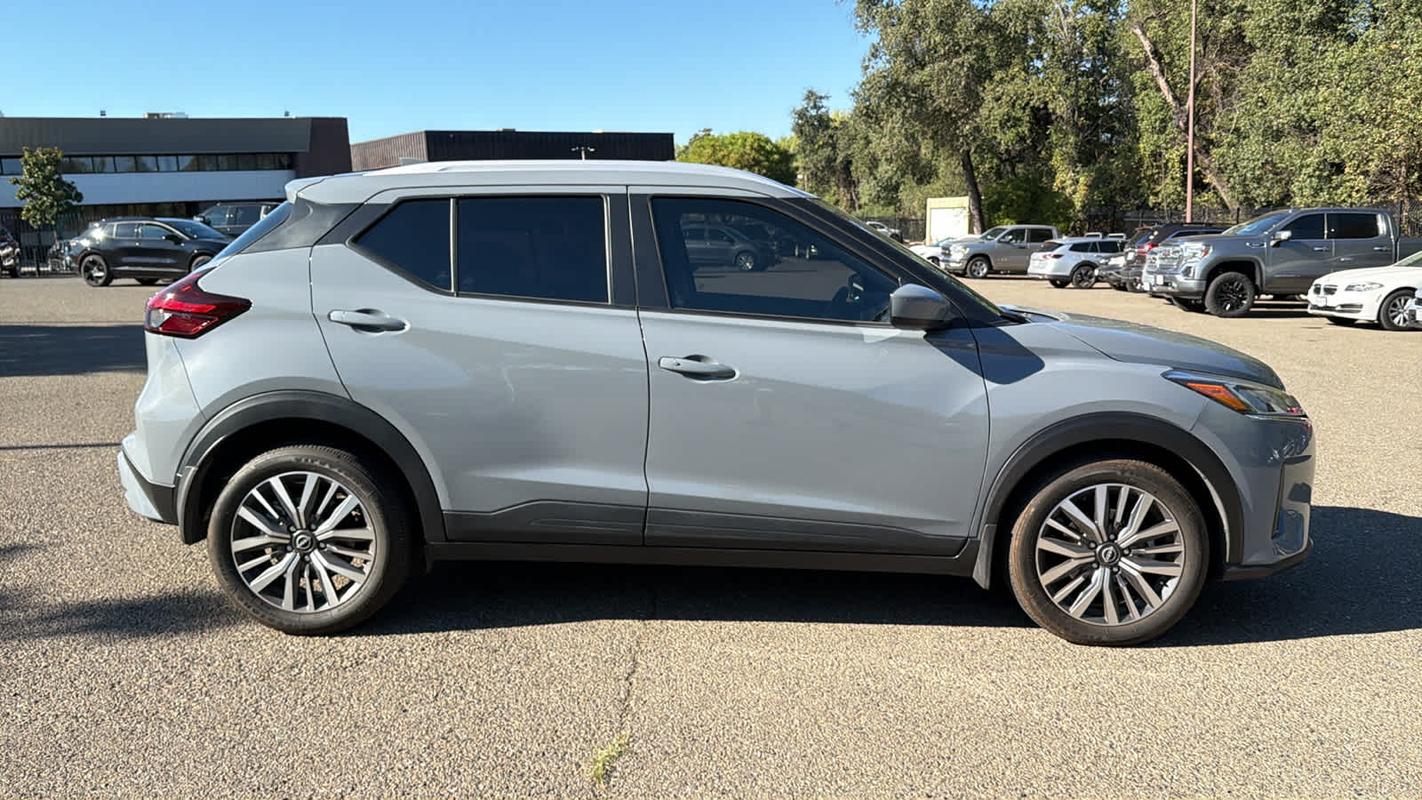 2024 Nissan Kicks SV photo 4