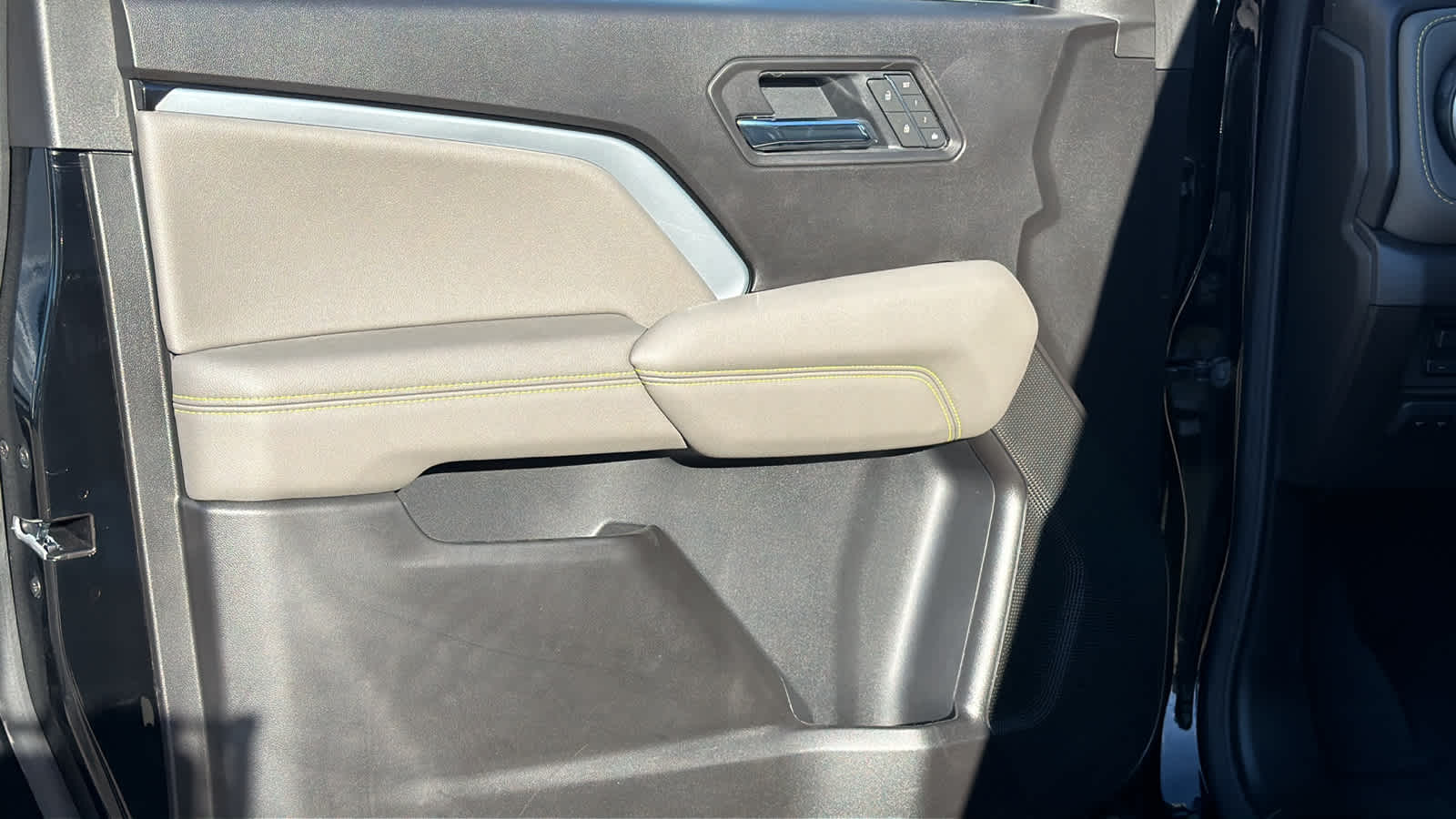 Thumbnail: 2026 Chevrolet Colorado - 23