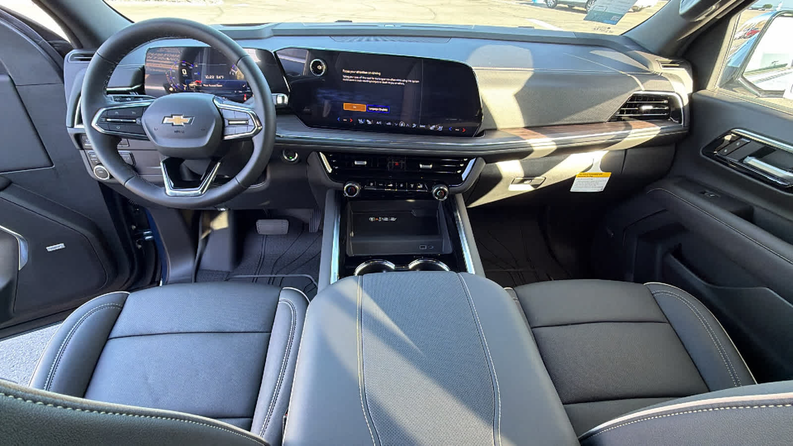 Thumbnail: 2025 Chevrolet Suburban - 26