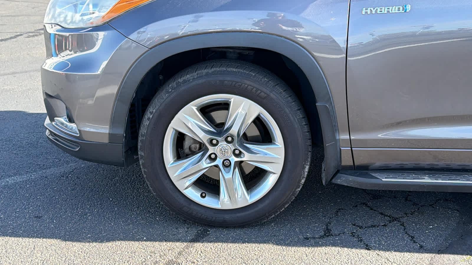 Thumbnail: 2014 Toyota Highlander - 9