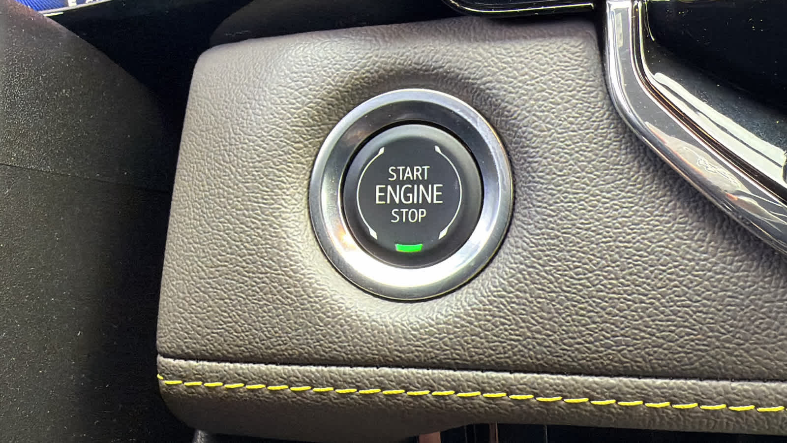 2025 Chevrolet Colorado ZR2 - Photo 17
