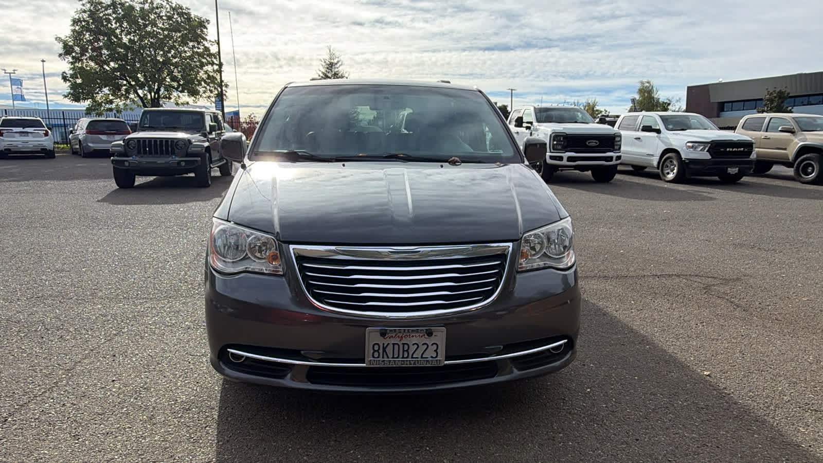 Used 2015 Chrysler Town & Country Touring with VIN 2C4RC1BG4FR565400 for sale in Redding, CA