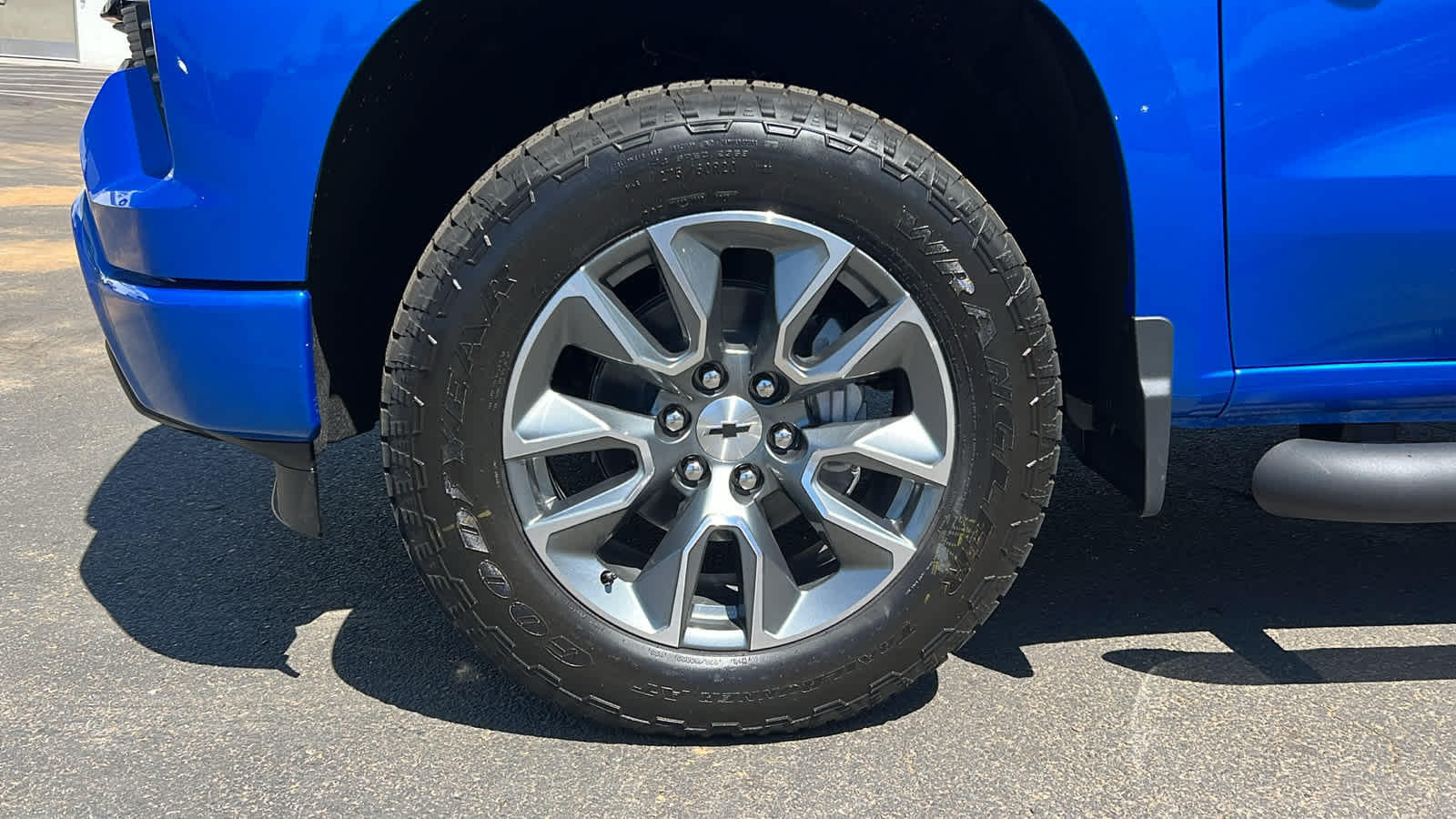 Thumbnail: 2026 Chevrolet Silverado 1500 - 9