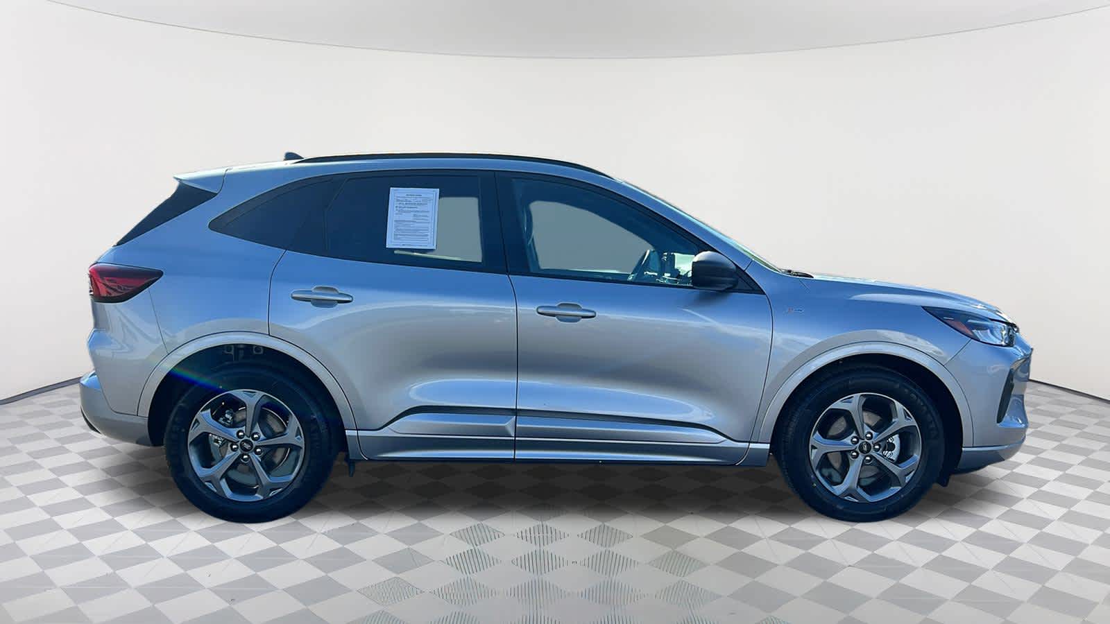 2024 Ford Escape ST-Line photo 4