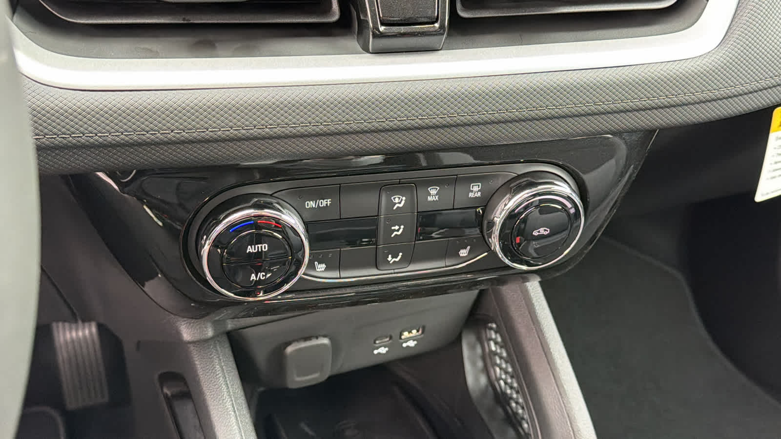 Thumbnail: 2026 Chevrolet TrailBlazer - 14