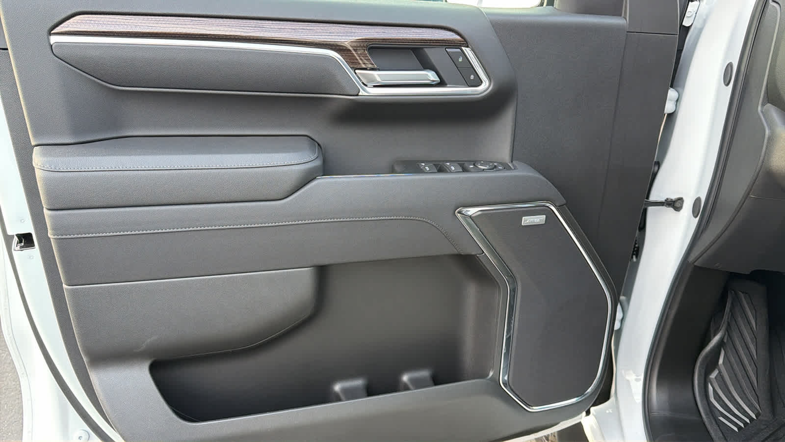 Thumbnail: 2026 Chevrolet Silverado 1500 - 23