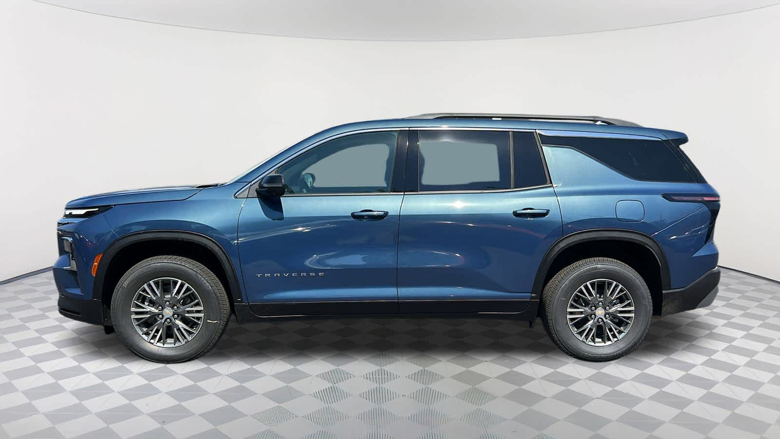 2025 Chevrolet Traverse LT 8