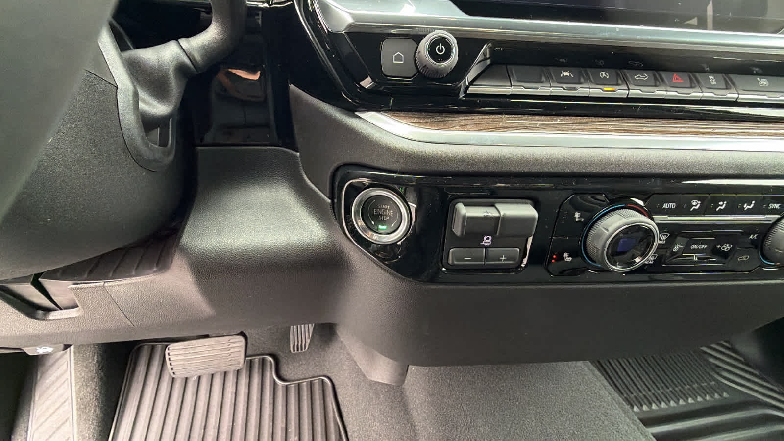 Thumbnail: 2026 Chevrolet Silverado 1500 - 17