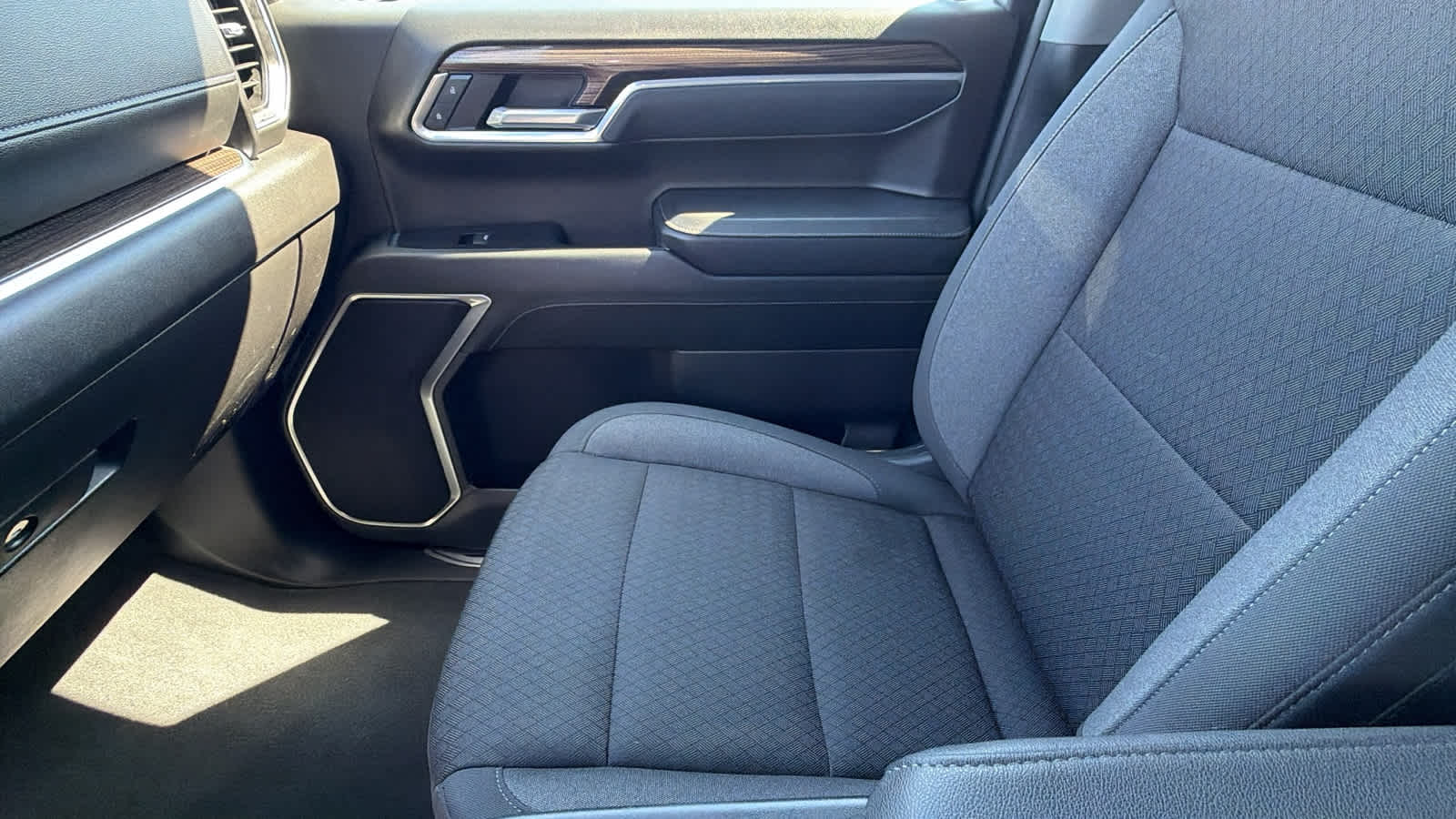 2025 Chevrolet Silverado 1500 LT - Photo 12