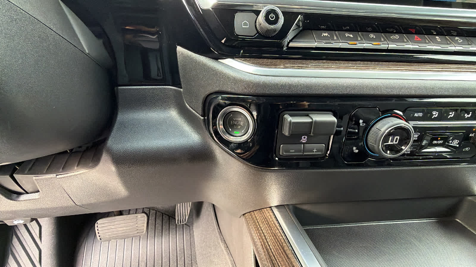 Thumbnail: 2026 Chevrolet Silverado 1500 - 17