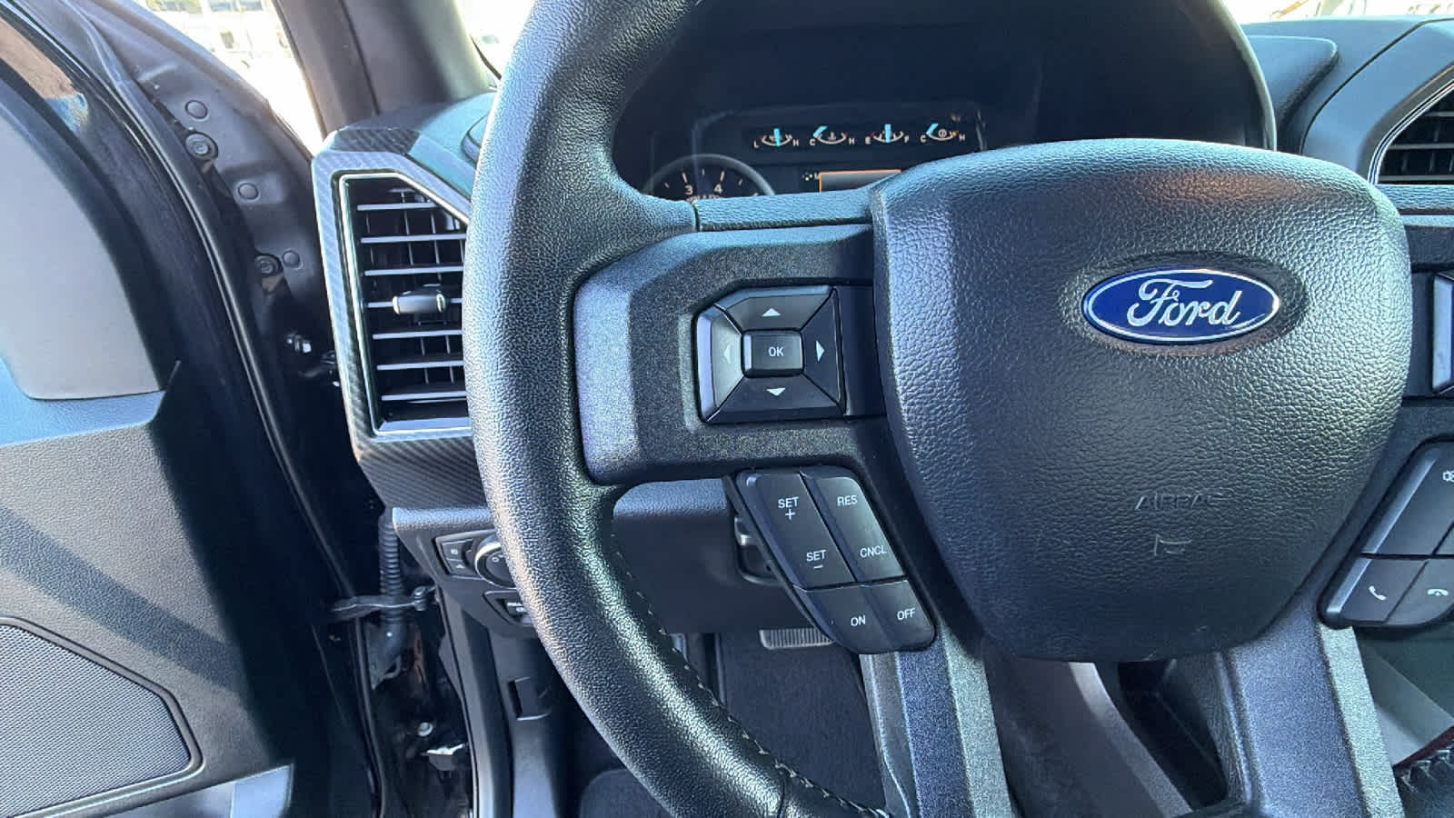 Thumbnail: 2018 Ford F-150 - 19