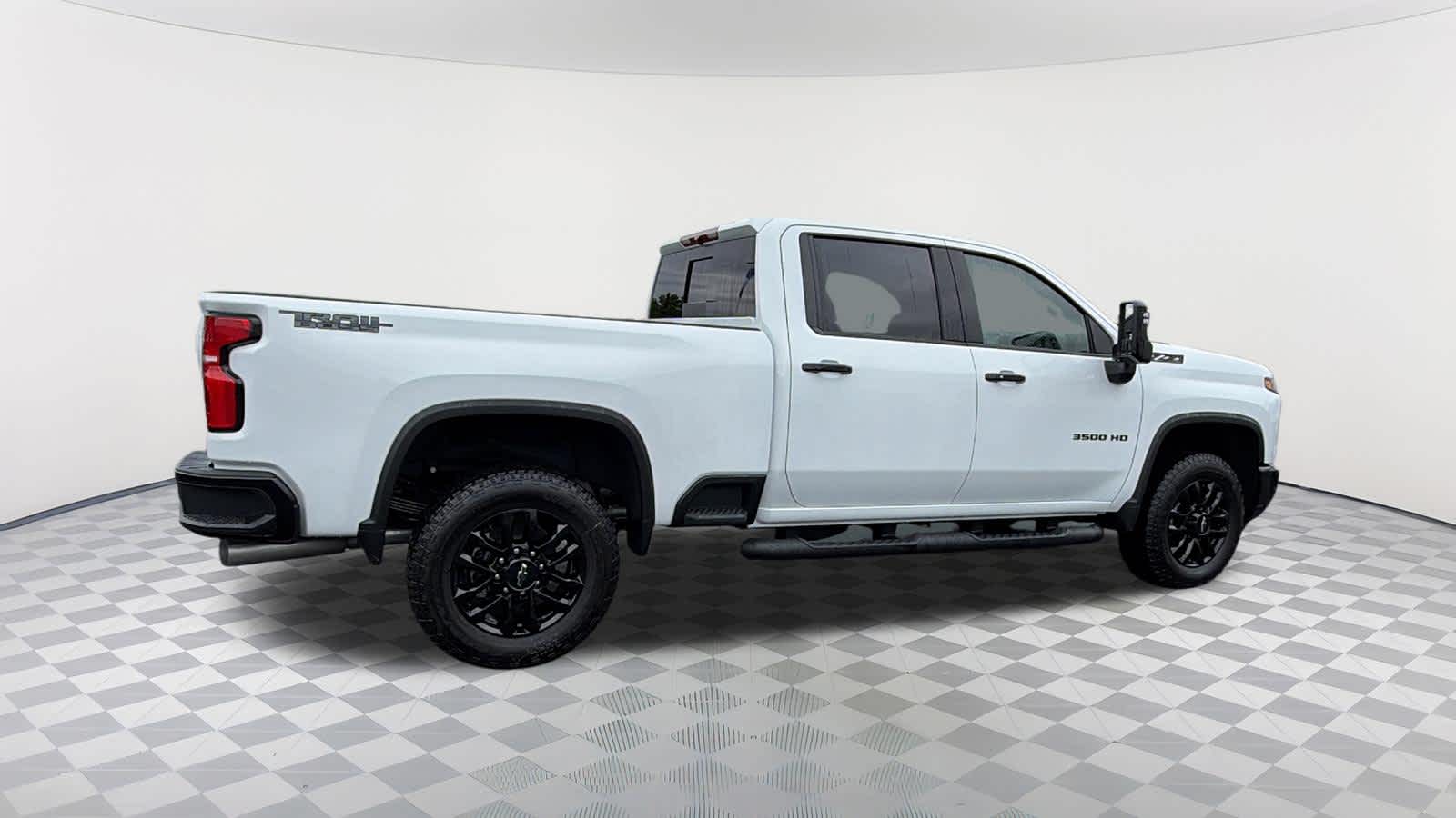 2026 Chevrolet Silverado 3500 HD LT - Photo 4