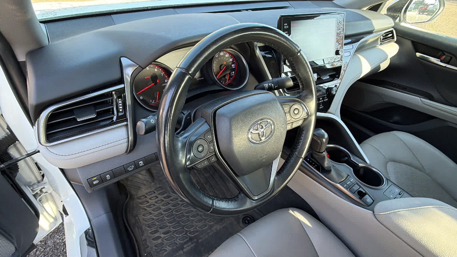 Thumbnail: 2022 Toyota Camry - 10