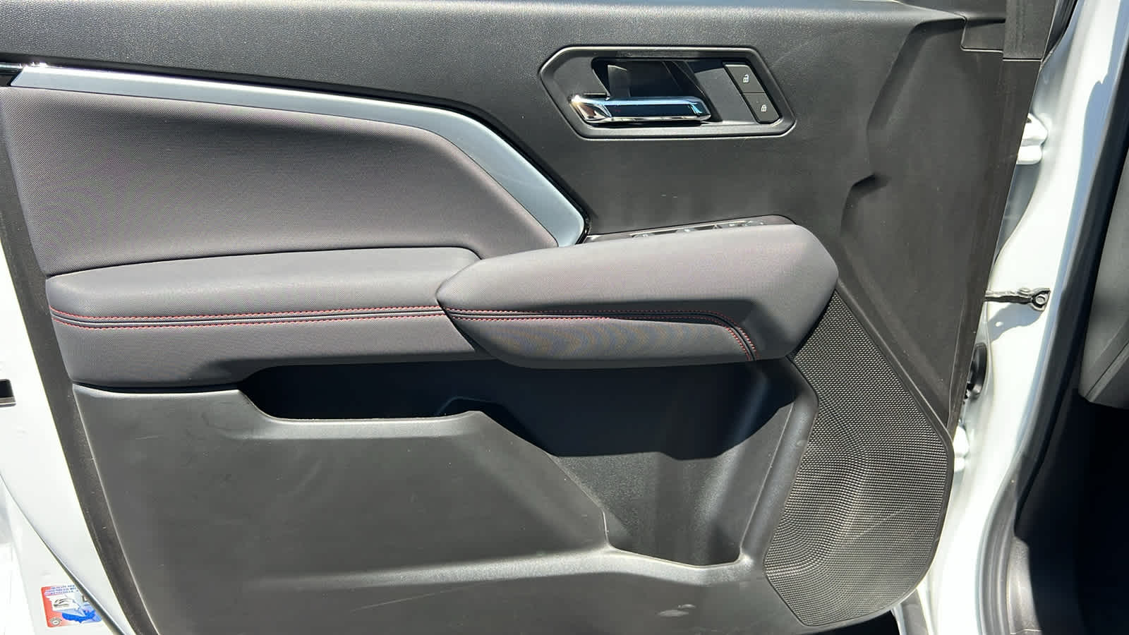 Thumbnail: 2025 Chevrolet Colorado - 23