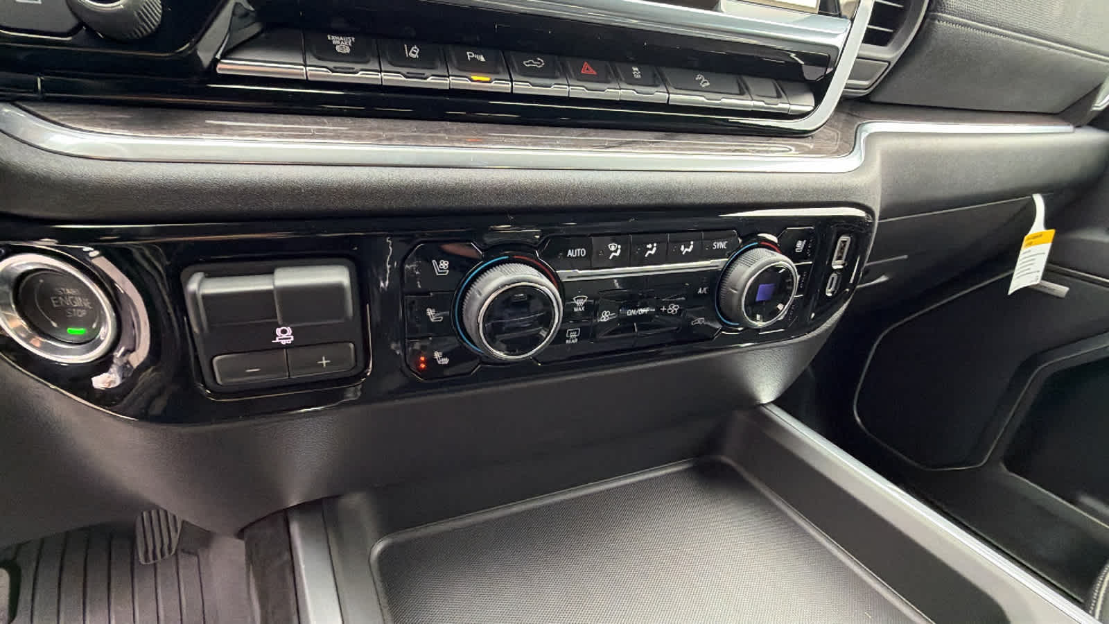 Thumbnail: 2026 Chevrolet Silverado 2500 - 14