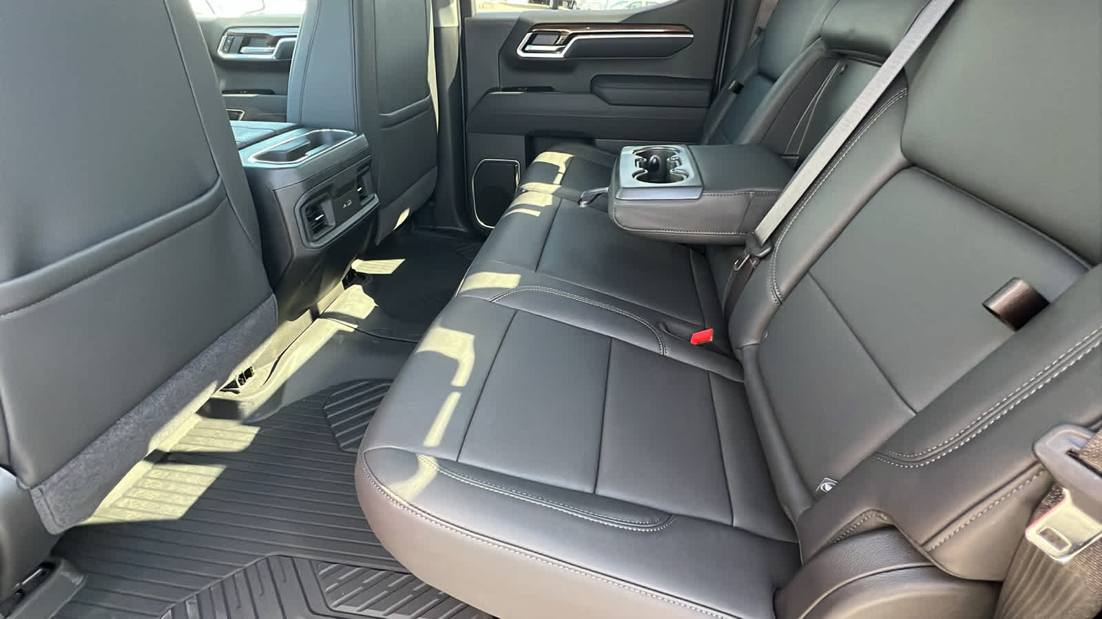 Thumbnail: 2026 Chevrolet Silverado 1500 - 24