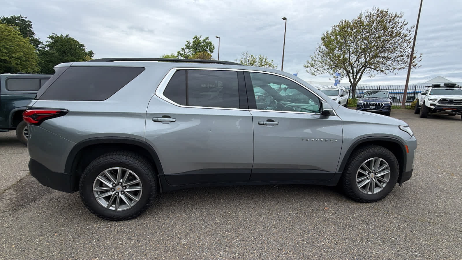 Thumbnail: 2023 Chevrolet Traverse - 4