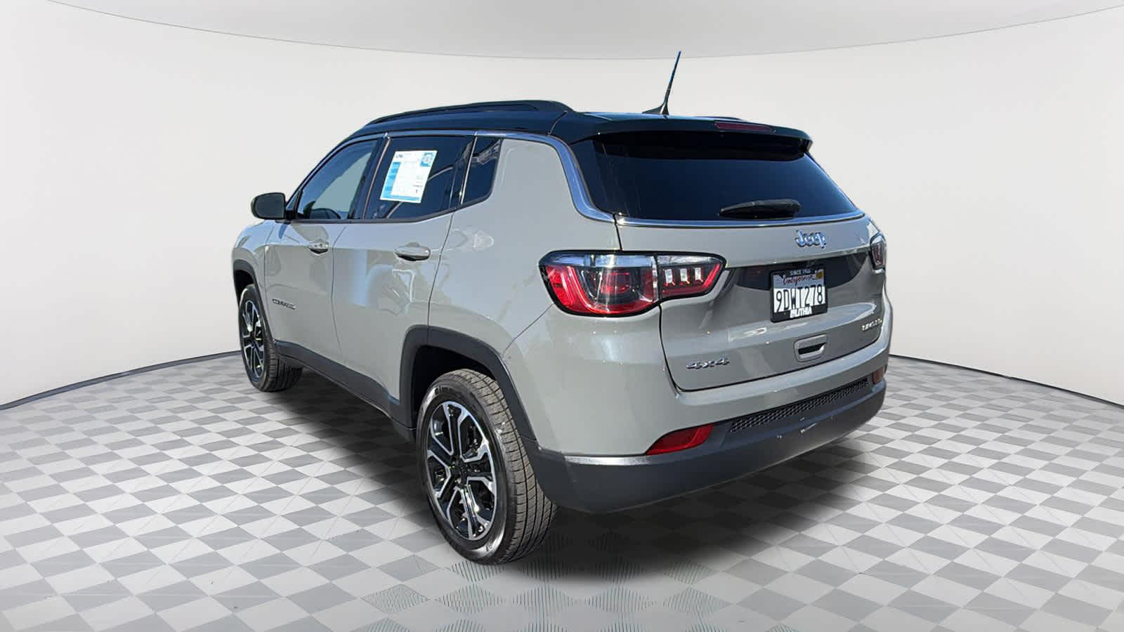 Thumbnail: 2022 Jeep Compass - 7