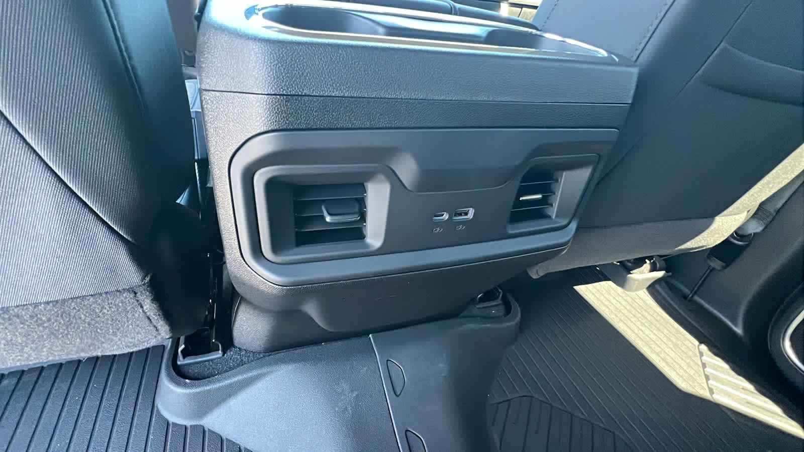 Thumbnail: 2026 Chevrolet Silverado 1500 - 25