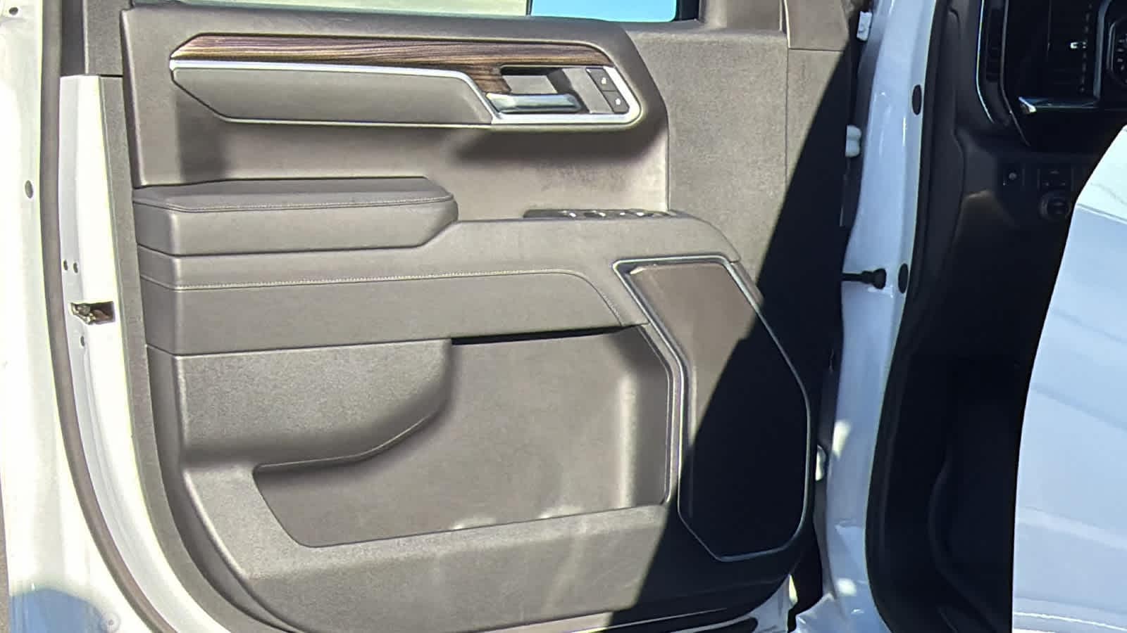 Thumbnail: 2025 Chevrolet Silverado 1500 - 23