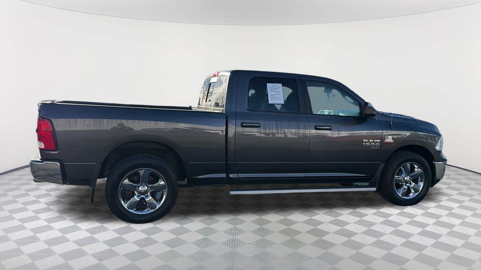 Thumbnail: 2019 RAM 1500 Classic - 4