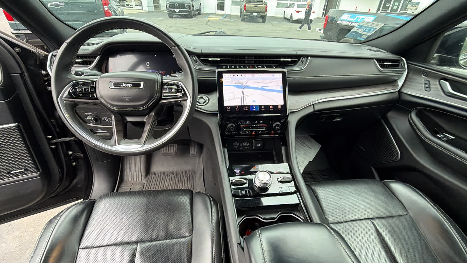 Thumbnail: 2023 Jeep Grand Cherokee - 18