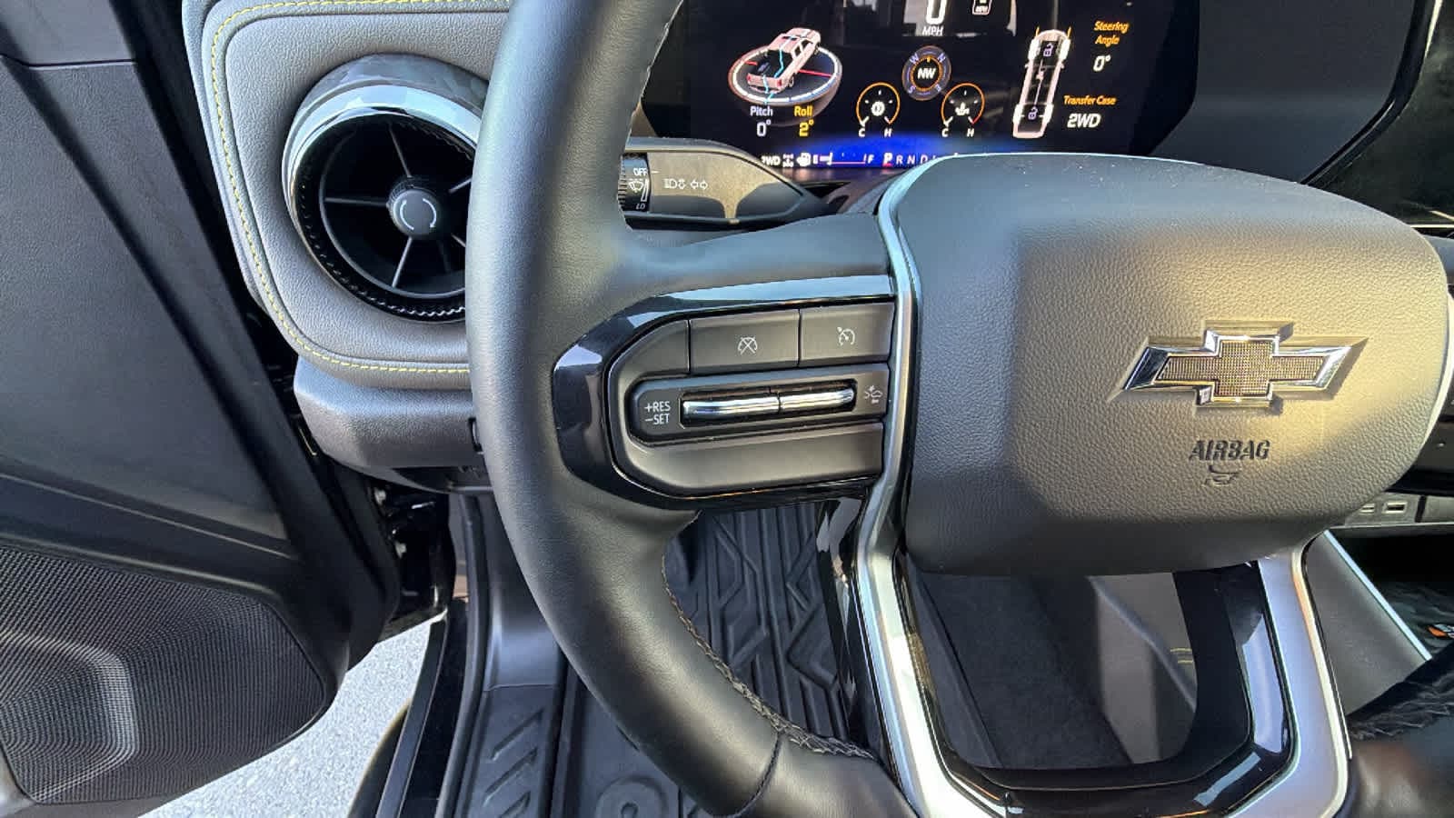 Thumbnail: 2024 Chevrolet Colorado - 19