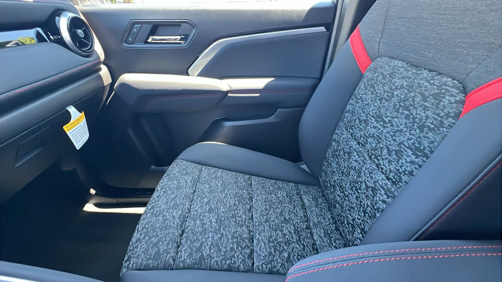 Thumbnail: 2025 Chevrolet Colorado - 12