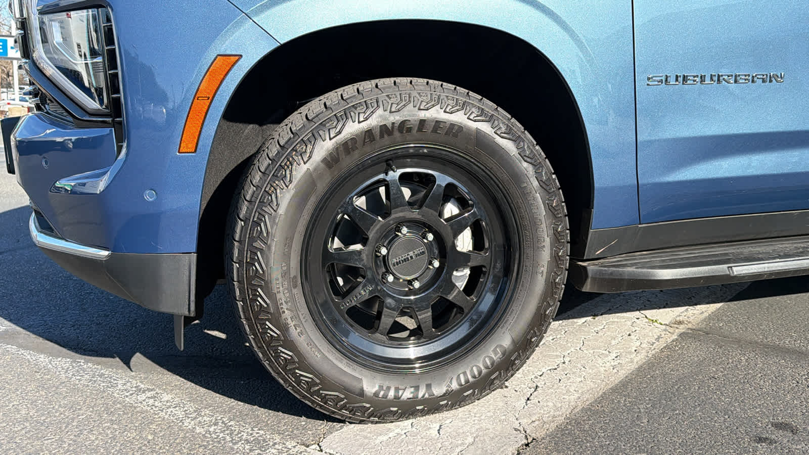 Thumbnail: 2025 Chevrolet Suburban - 9