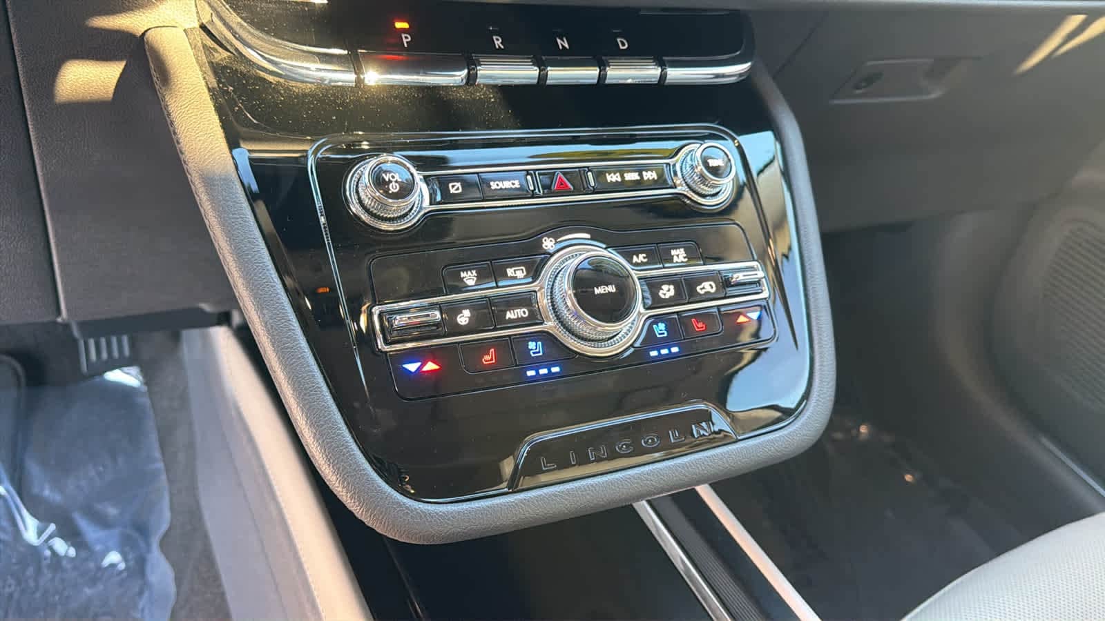 Thumbnail: 2022 Lincoln Corsair - 13