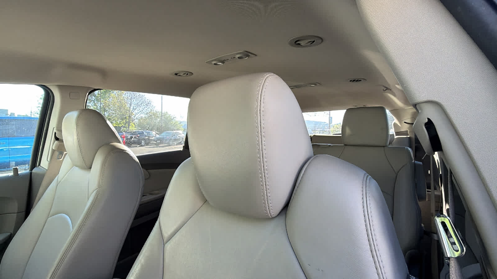 Thumbnail: 2012 Chevrolet Traverse - 11