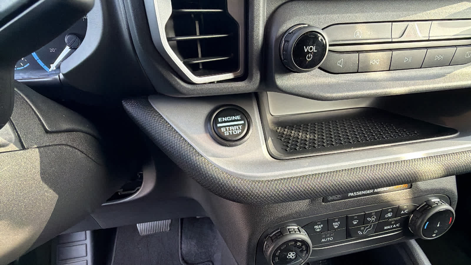 Thumbnail: 2024 Ford Bronco Sport - 17