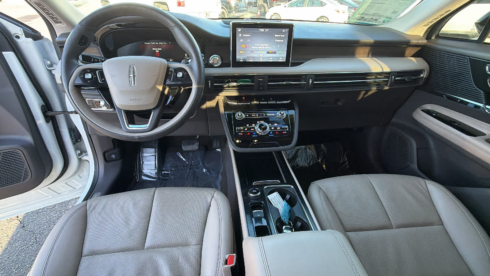 Thumbnail: 2022 Lincoln Corsair - 18