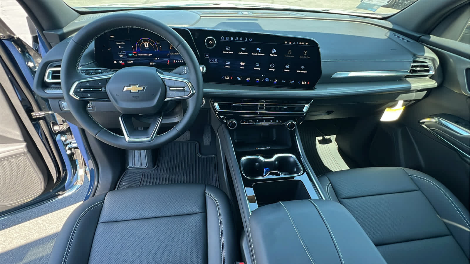 2025 Chevrolet Traverse LT 26