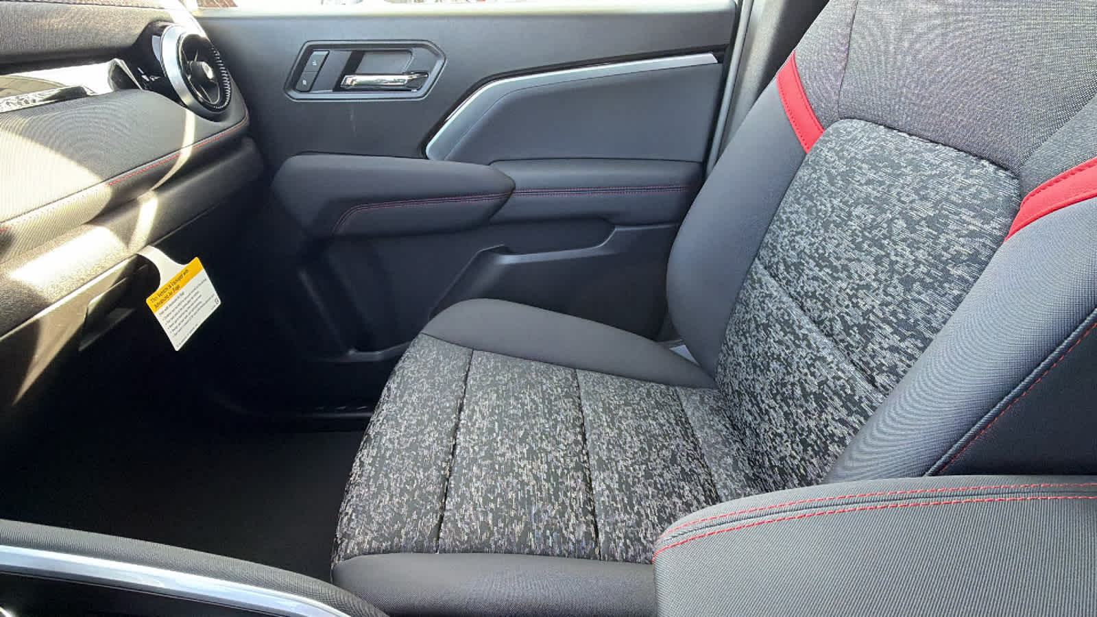 Thumbnail: 2026 Chevrolet Colorado - 12