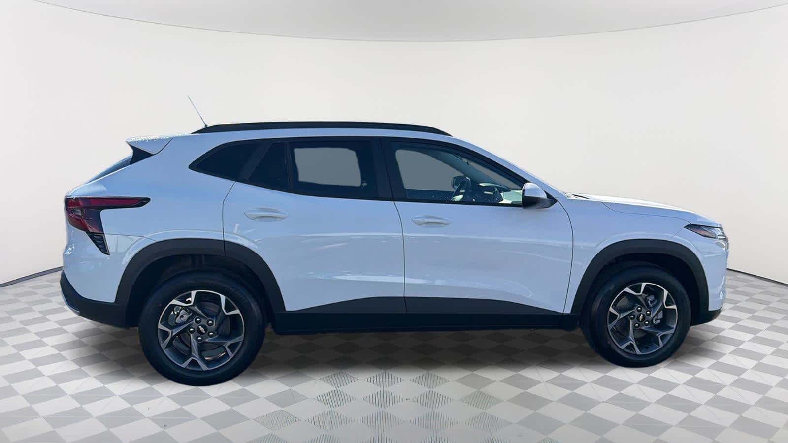 Thumbnail: 2026 Chevrolet Trax - 4