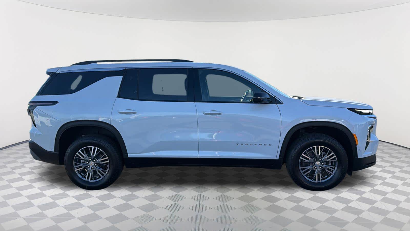 Thumbnail: 2026 Chevrolet Traverse - 4