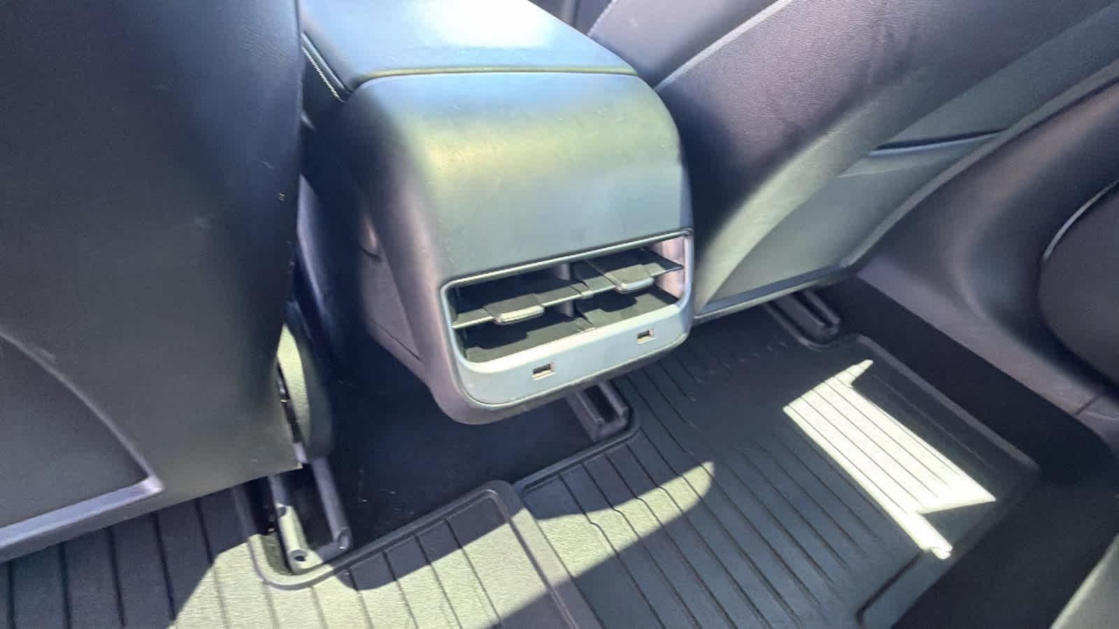 Thumbnail: 2019 Tesla Model 3 - 25