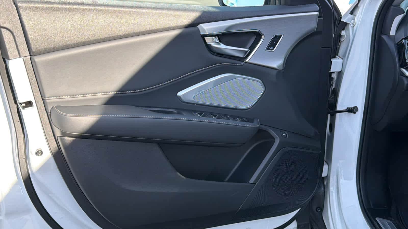 Thumbnail: 2023 Acura RDX - 22