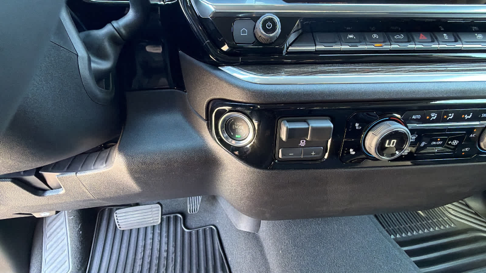 Thumbnail: 2026 Chevrolet Silverado 1500 - 17