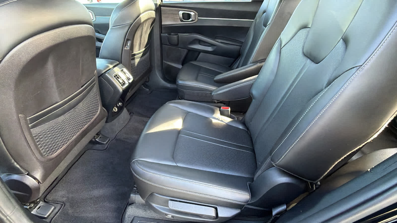 Thumbnail: 2022 Kia Sorento - 24