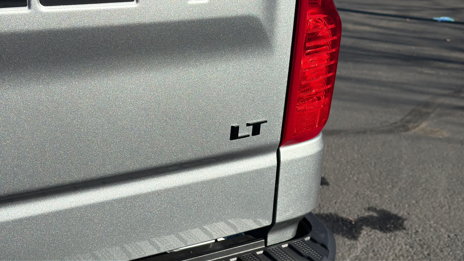 Thumbnail: 2026 Chevrolet Silverado 1500 - 28