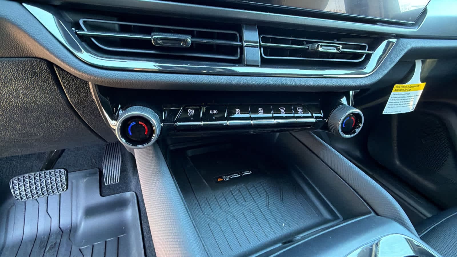 Thumbnail: 2026 Chevrolet Equinox - 14