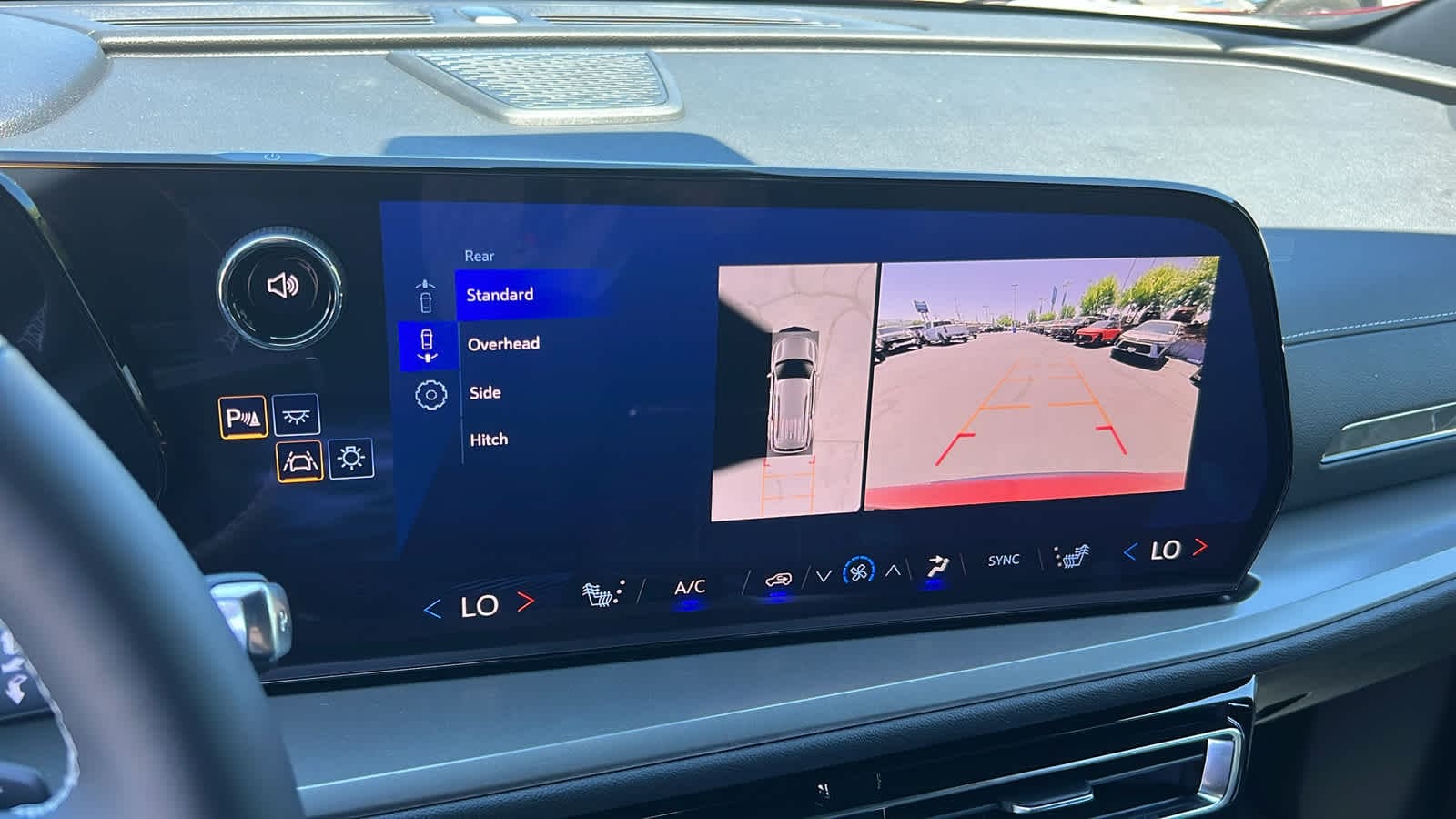 Thumbnail: 2025 Chevrolet Traverse - 16