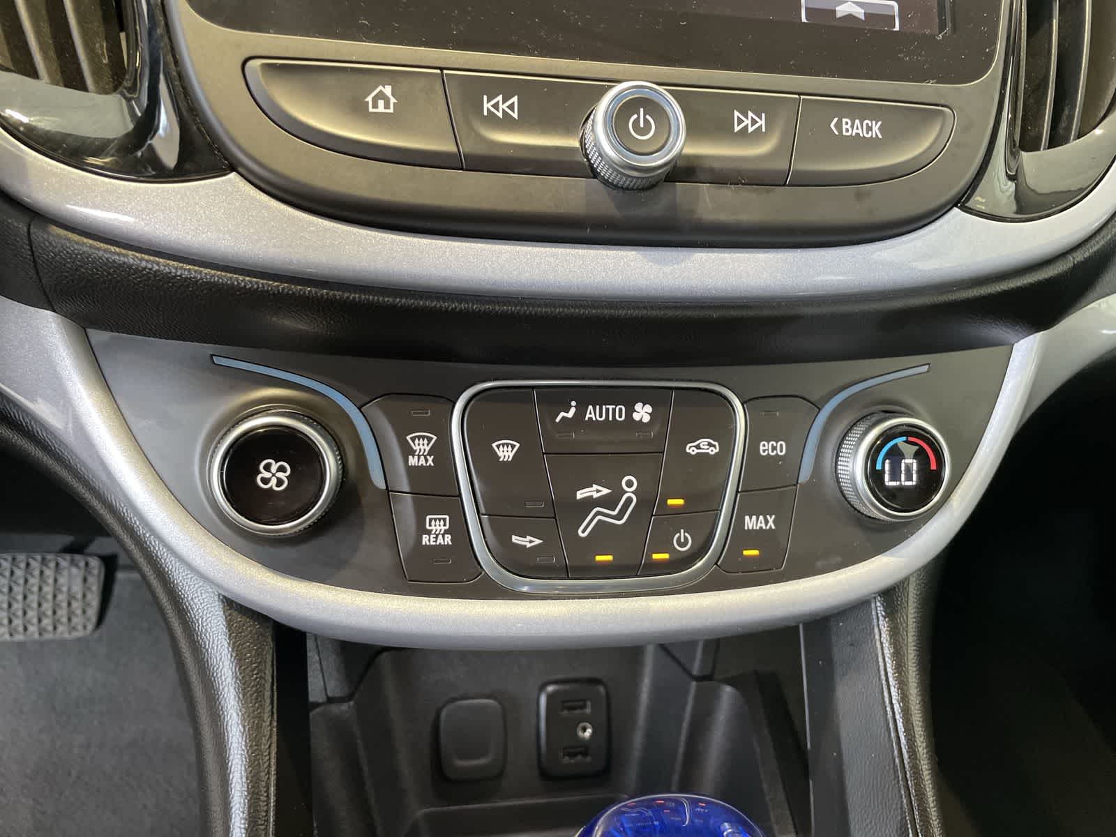 Thumbnail: 2018 Chevrolet Volt - 18